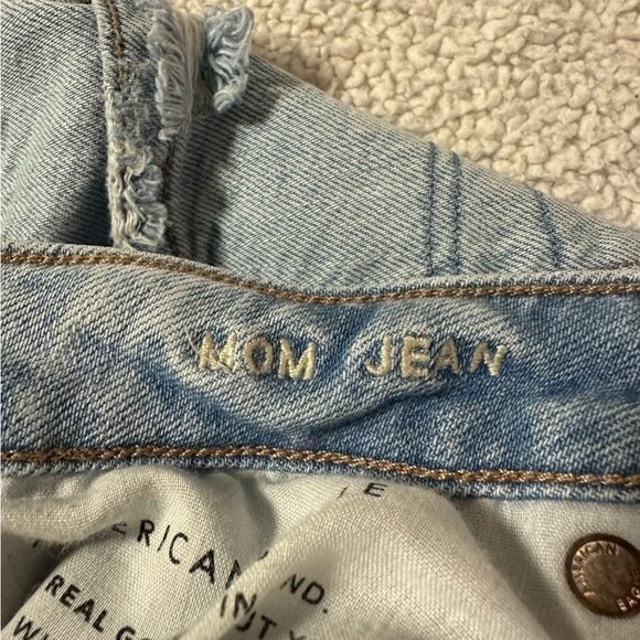 American Eagle Mom Jeans Distressed Light Blue Wash - Picture 11 of 14